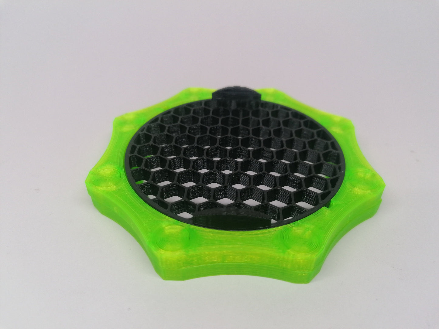 Feeding Portal compatible with all types mesh screen tops Jumpguard Red Sea