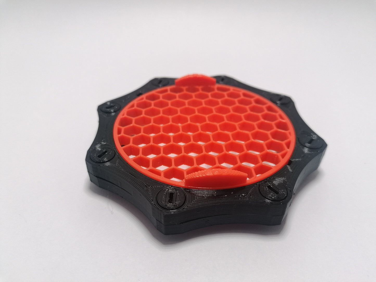 Feeding Portal compatible with all types mesh screen tops Jumpguard Red Sea